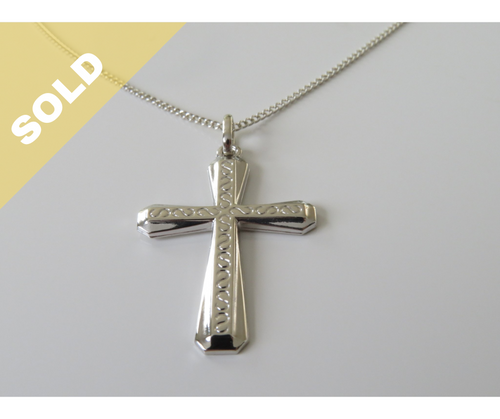 9CT WHITE GOLD CROSS PENDANT ~ 647221218