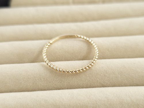 10K Yellow Gold Twisted Band Ring ~ 1294260721