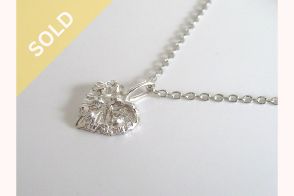 Sterling Silver Motif Heart Pendant with Complimentary Chain ~ 654230106-1