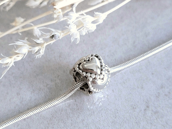 PANDORA Chain of Heart, Spencer Charm 2.7grams (RETIRED), a complimentary gift box included.