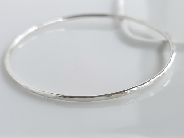 925 Sterling Silver "Hammered" Slim Bangle (6.8Grams) ~ 1211260314