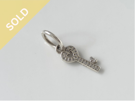 PANDORA "CZ Heart Key " Dangle Charm ~ 1257260409