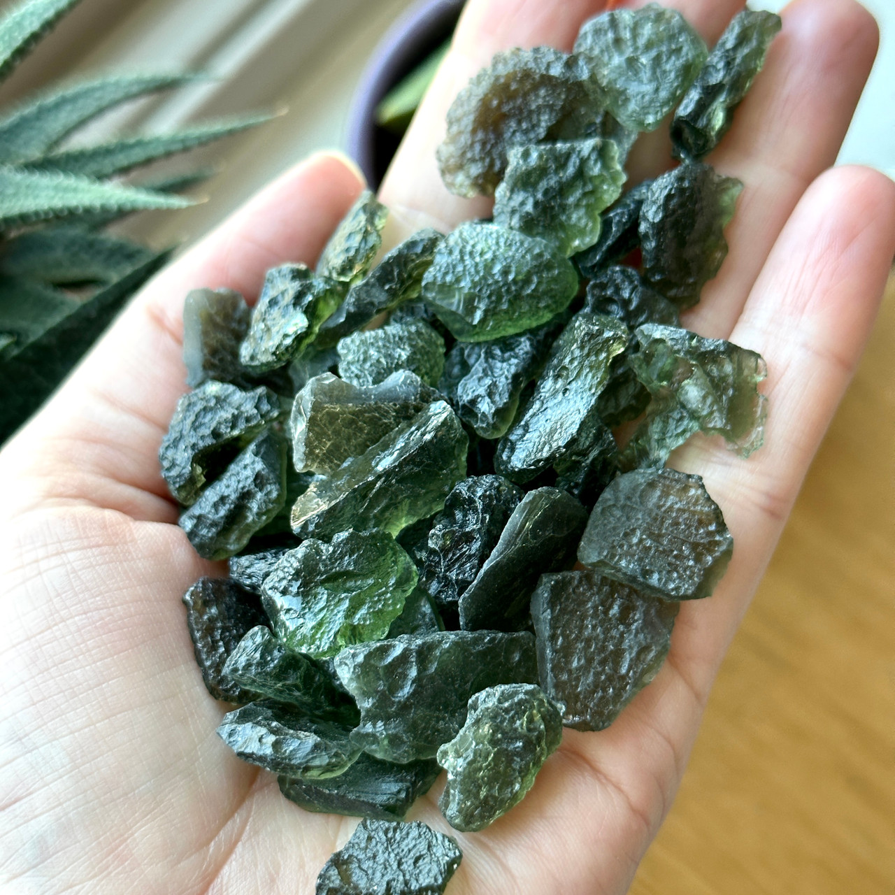モルダバイト（Moldavite） モルダバイト 1.77ctルース/Moldavite