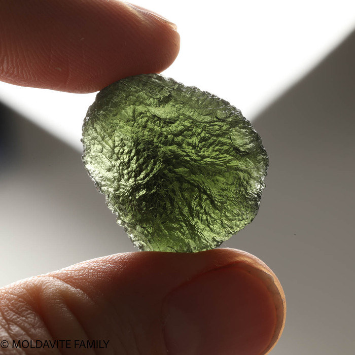 MOLDAVITE 9.2 GRAMS - COLLECTIBLE QUALITY ( MA23045 )