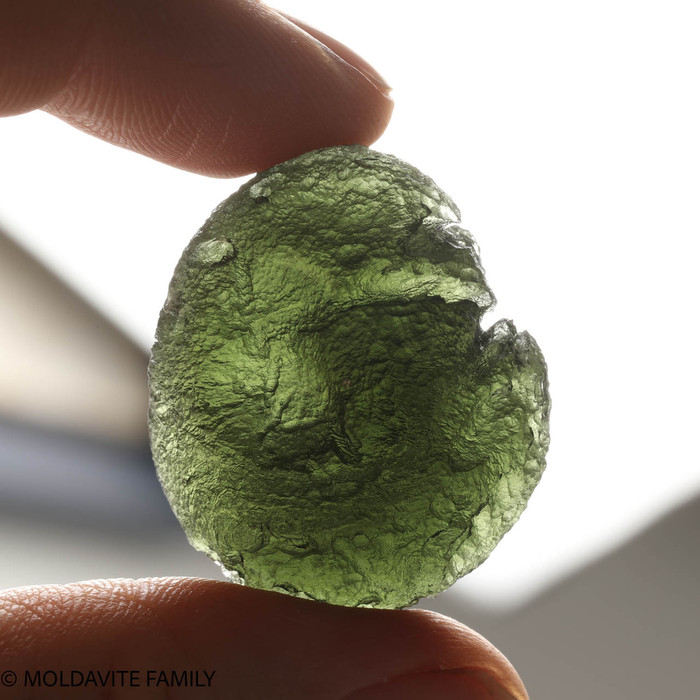 MOLDAVITE 18.1 GRAMS - COLLECTIBLE QUALITY ( MA23052 )