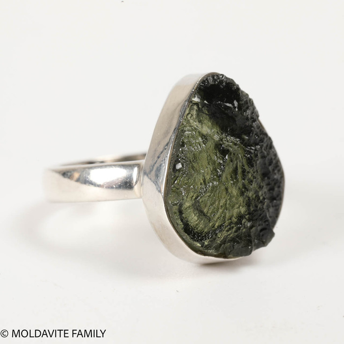 STERLING SILVER RING - RAW MOLDAVITE - SIZE 6.5 (MSR148I075)