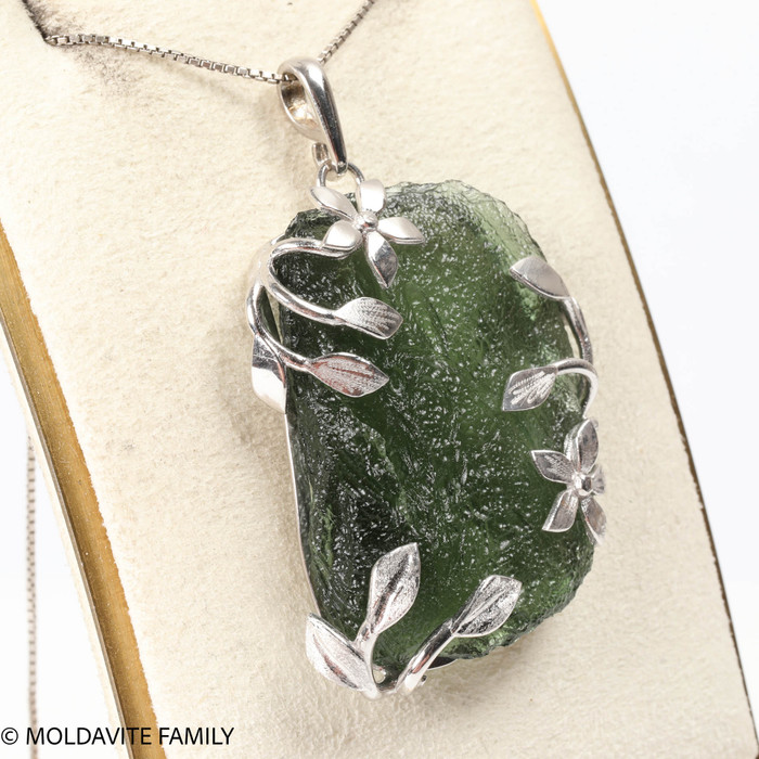 RAW MOLDAVITE PENDANT - STERLING SILVER - 15.7g (MSP0136I042) - reserved