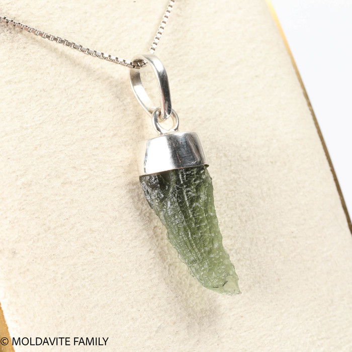 RAW MOLDAVITE PENDANT - STERLING SILVER - 2.3g (MSP0235I003)