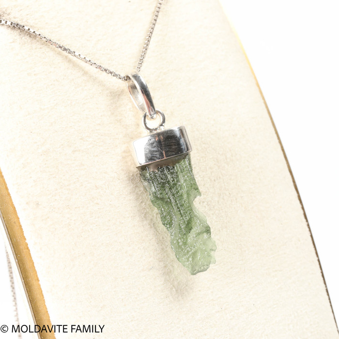 RAW MOLDAVITE PENDANT - STERLING SILVER - 2.5g (MSP0235I007)