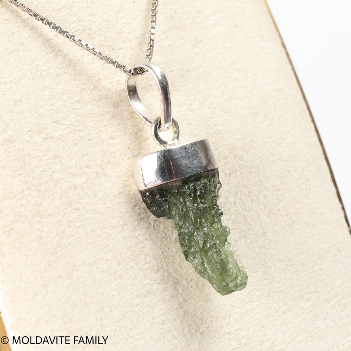 RAW MOLDAVITE PENDANT - STERLING SILVER - 2.2g (MSP0235I008)
