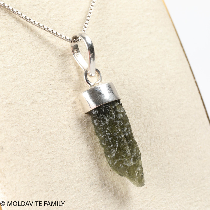 RAW MOLDAVITE PENDANT - STERLING SILVER - 2g (MSP0235I016)