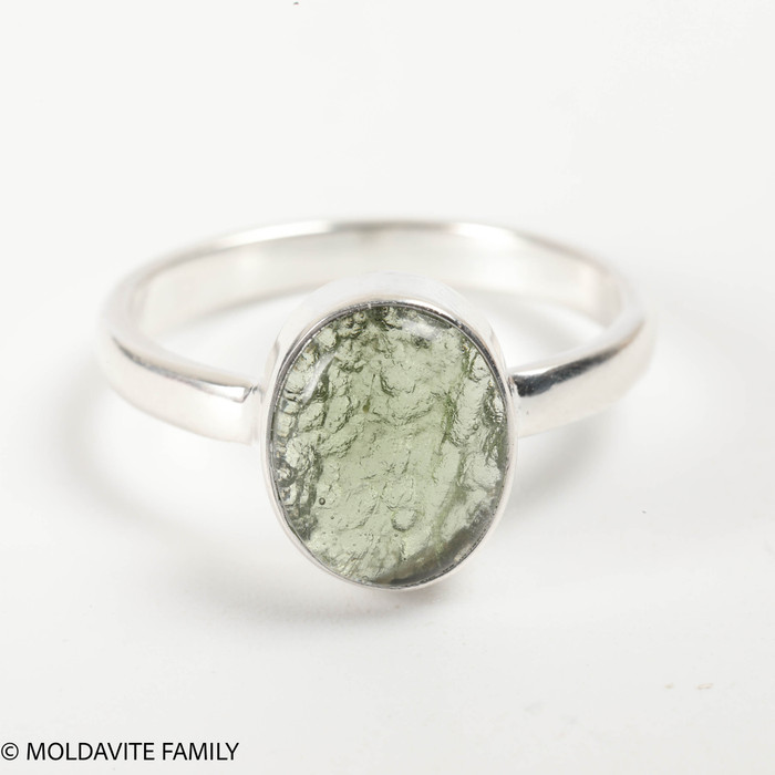STERLING SILVER RING - MOLDAVITE CABOCHON - SIZE 7 (MSR181I009)