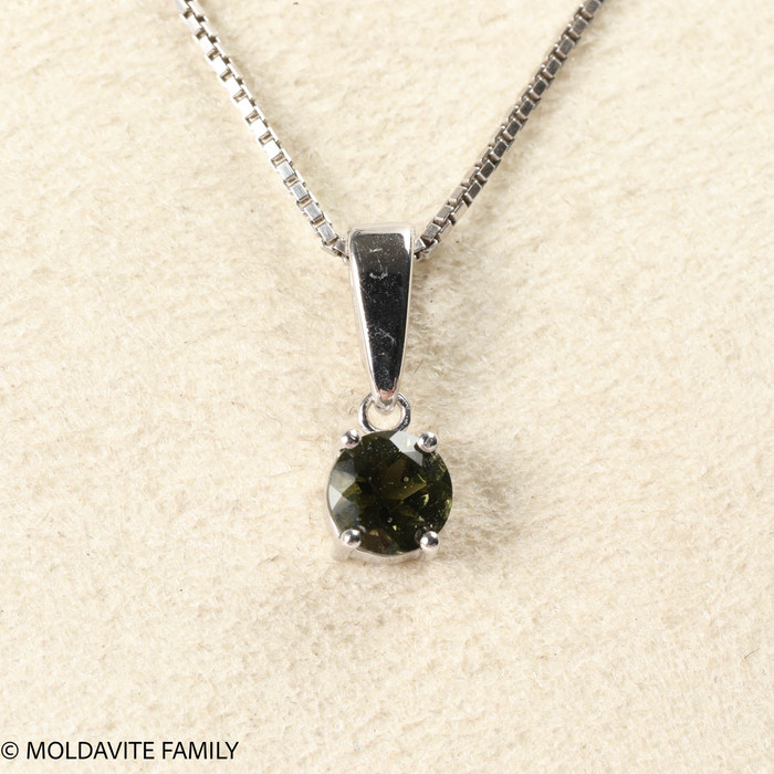 Round Pendant  With Moldavite - 5mm (MSP0239)