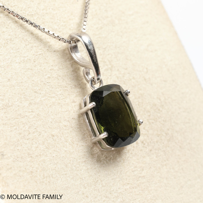 Rectangle Pendant  With Moldavite - 12 x 9 mm (MSP0241)