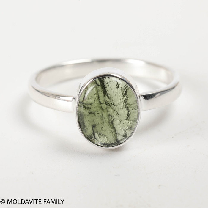 STERLING SILVER RING - MOLDAVITE CABOCHON - SIZE 9 (MSR181I032)