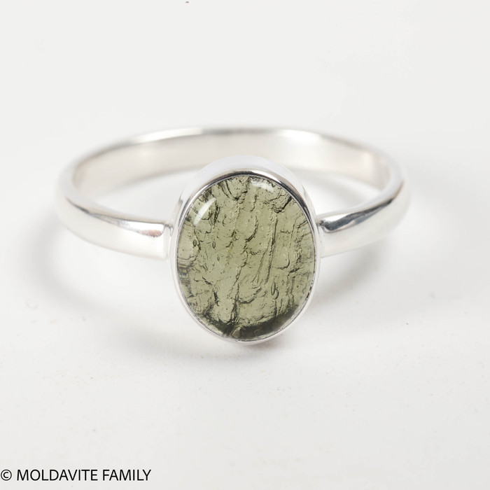 STERLING SILVER RING - MOLDAVITE CABOCHON - SIZE 9 (MSR181I033)