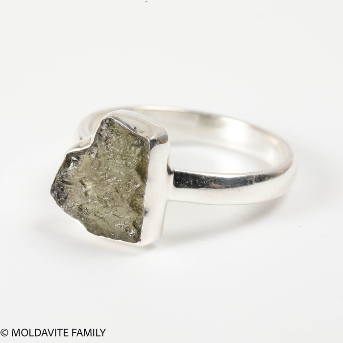 STERLING SILVER RING - RAW MOLDAVITE - SIZE 8 (MSR170I099)