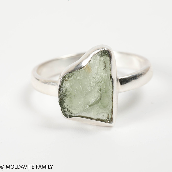 STERLING SILVER RING - RAW MOLDAVITE - SIZE 8.5 (MSR170I101)