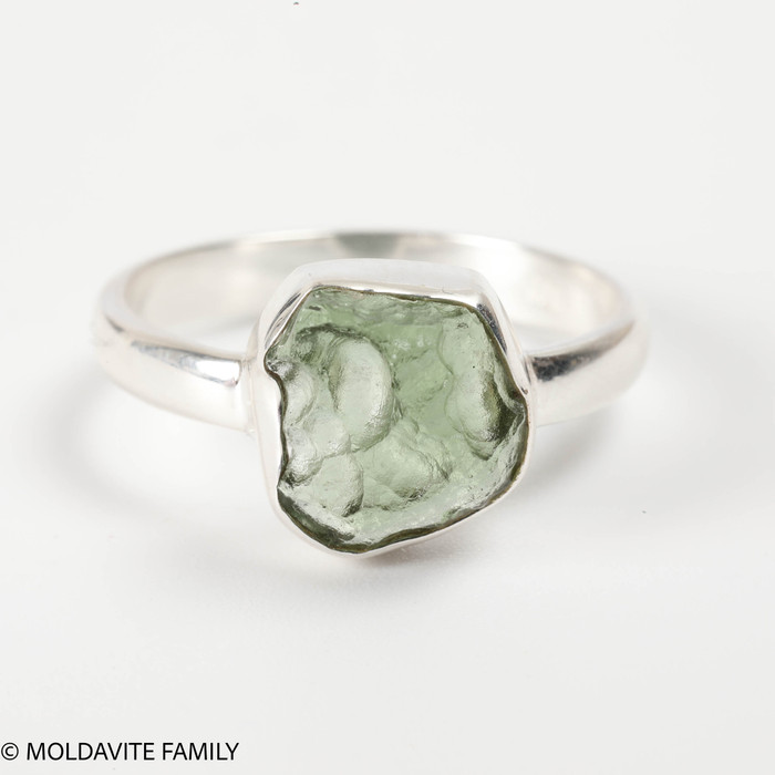 STERLING SILVER RING - RAW MOLDAVITE - SIZE 8 (MSR170I102)