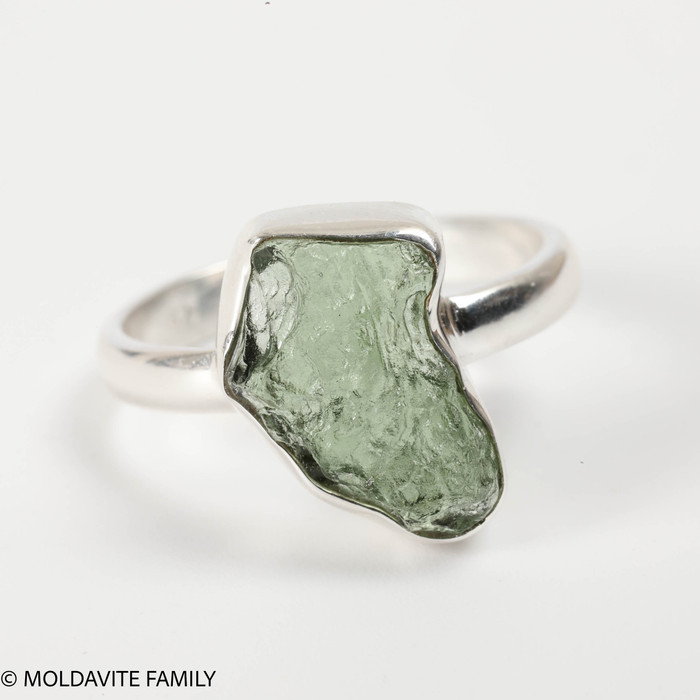 STERLING SILVER RING - RAW MOLDAVITE - SIZE 7 (MSR170I106)