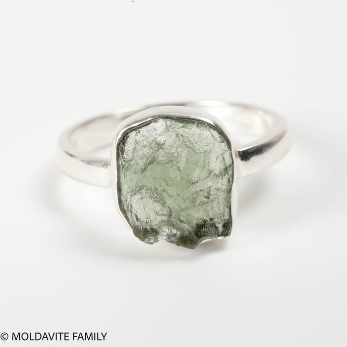 STERLING SILVER RING - RAW MOLDAVITE - SIZE 8 (MSR170I110)