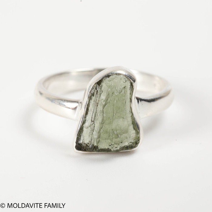 STERLING SILVER RING - RAW MOLDAVITE - SIZE 6.5 (MSR170I111)