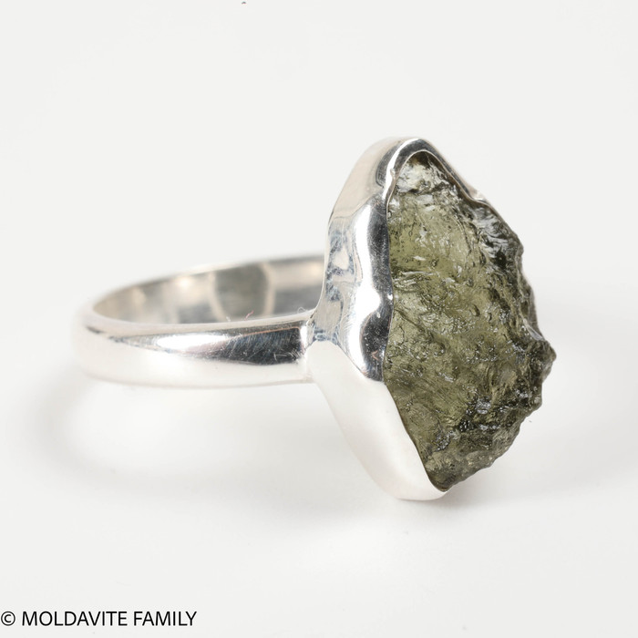 STERLING SILVER RING - RAW MOLDAVITE - SIZE 7 (MSR170I112)