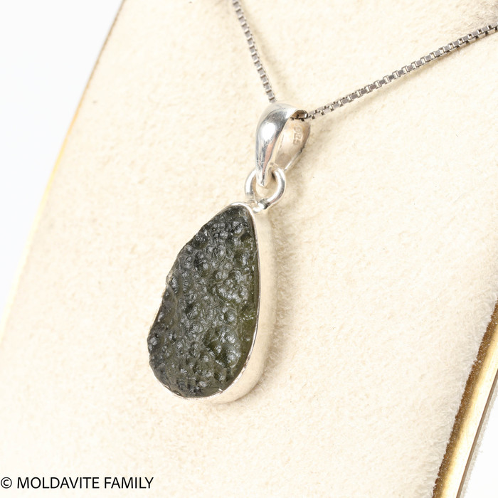PENDANT WITH RAW MOLDAVITE 3.12g (MSP0155I107)