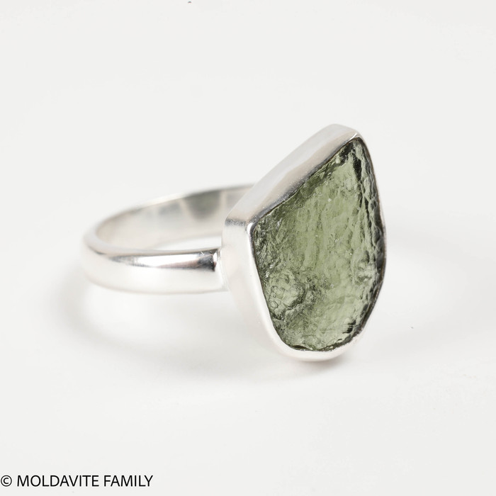 STERLING SILVER RING - RAW MOLDAVITE - SIZE 7 (MSR170I123)
