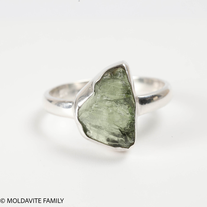 STERLING SILVER RING - RAW MOLDAVITE - SIZE 7.5 (MSR170I126)