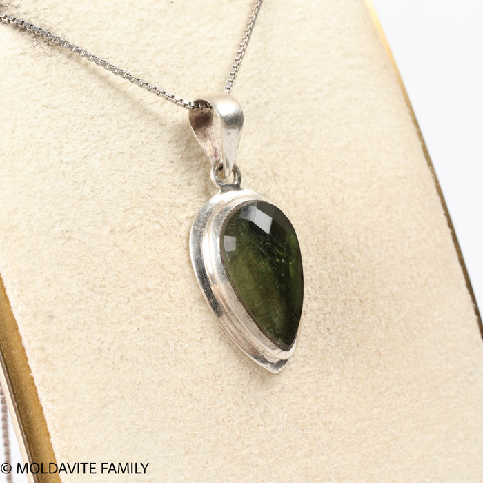 MOLDAVITE CABOCHON PENDANT (MSP0180I161)