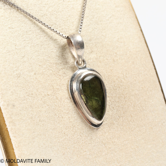 MOLDAVITE CABOCHON PENDANT (MSP0180I162)