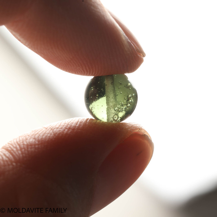 MOLDAVITE SINGLE BEAD 9.1mm (SBED120)