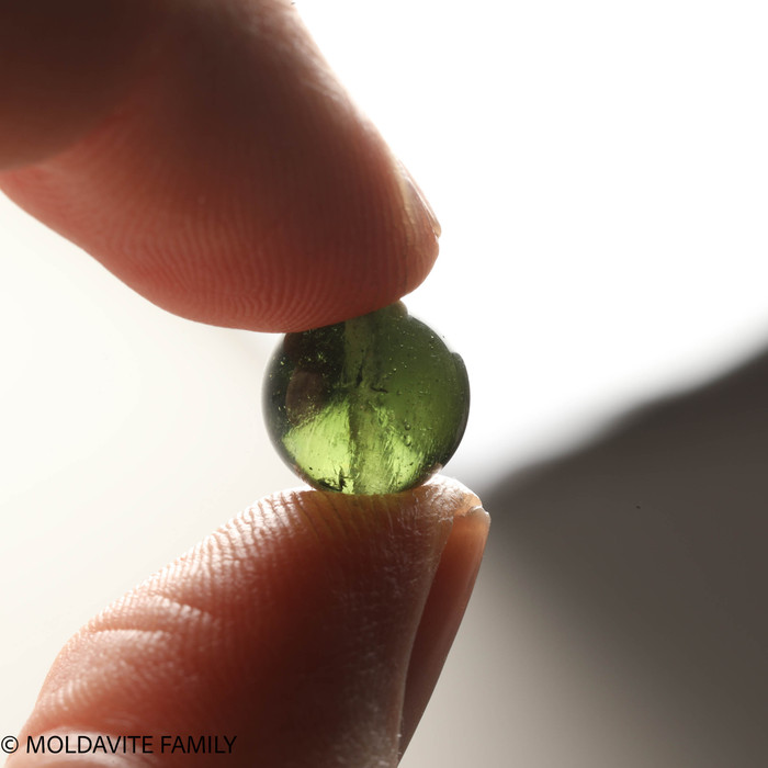 MOLDAVITE SINGLE BEAD 10.2mm (SBED125)