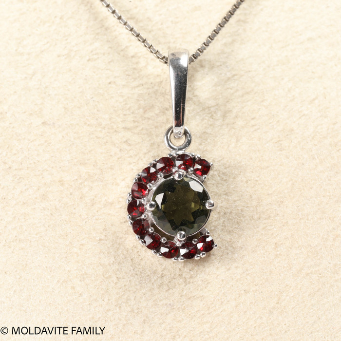 STERLING SILVER PENDANT WITH MOLDAVITE AND CZECH GARNET(MSP0259)