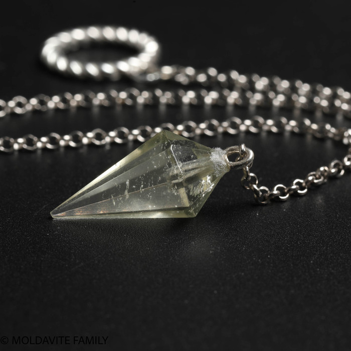 LIBYAN DESERT GLASS PENDULUM - 2.3 GRAMS (LPEN039)