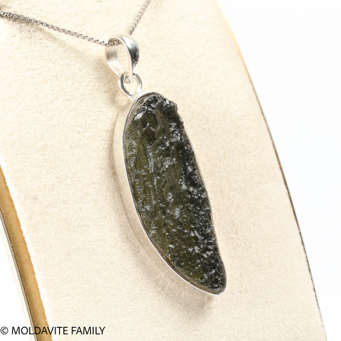 PENDANT WITH RAW MOLDAVITE 5.72g (MSP0155I116)