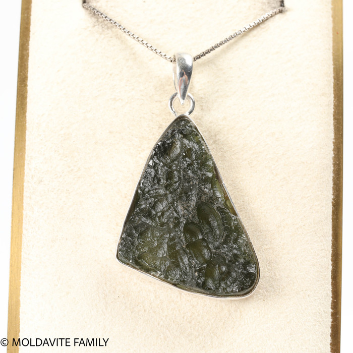 PENDANT WITH RAW MOLDAVITE 7.86g (MSP0155I118)