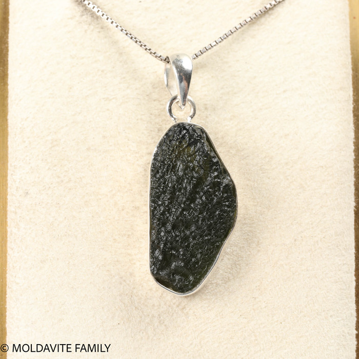 PENDANT WITH RAW MOLDAVITE 5.19g (MSP0155I121)