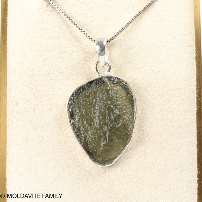 PENDANT WITH RAW MOLDAVITE 4.38g (MSP0155I124)