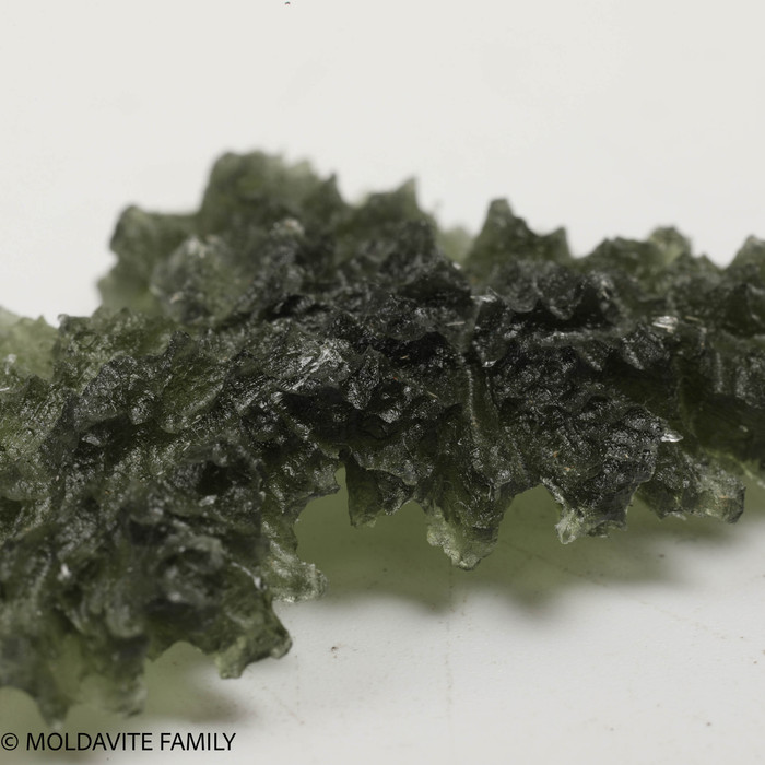 BESEDNICE MOLDAVITE 6.63 GRAMS - COLLECTIBLE (MBAAA018)
