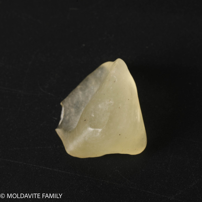 LIBYAN DESERT GLASS - 5.77 GRAMS (LDG22296)