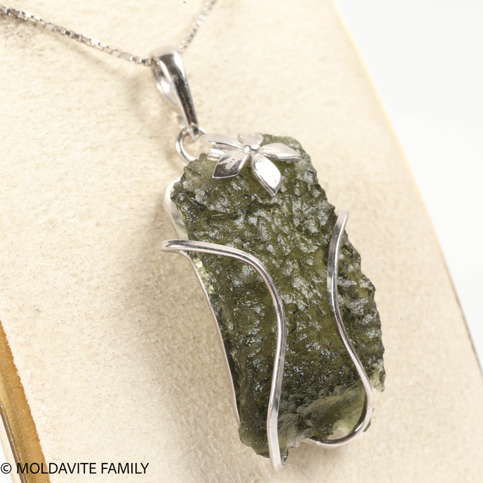 RAW MOLDAVITE PENDANT - STERLING SILVER - 7.61g (MSP0136I049)