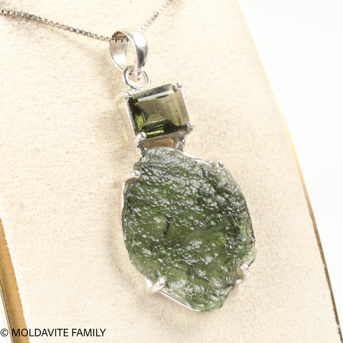 PENDANT WITH MOLDAVITE - RAW & FACETED 6.43g (MSP0267I001)