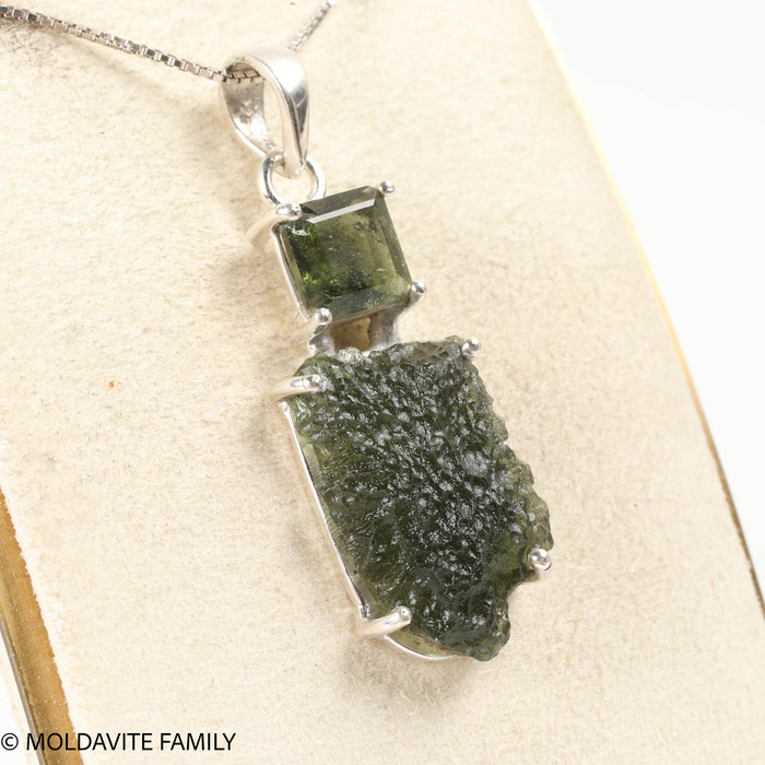 PENDANT WITH MOLDAVITE - RAW & FACETED 6.18g (MSP0267I003)