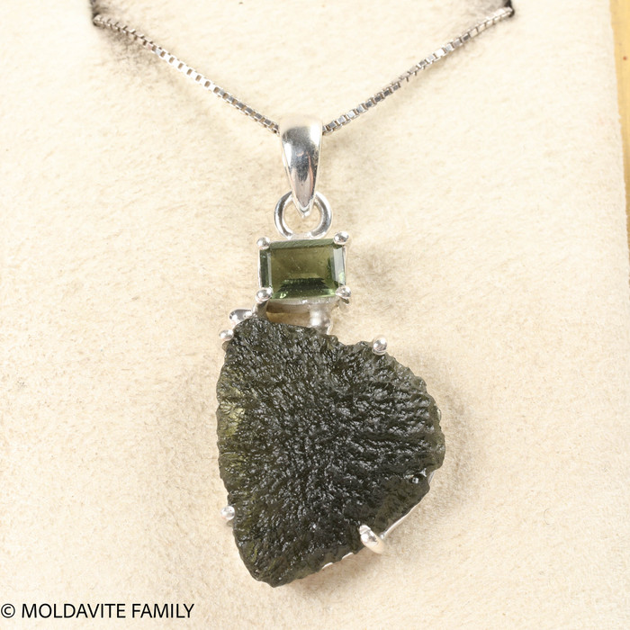 PENDANT WITH MOLDAVITE - RAW & FACETED 5.86g (MSP0267I006)