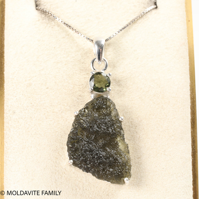 PENDANT WITH MOLDAVITE - RAW & FACETED 6.12g (MSP0267I007)