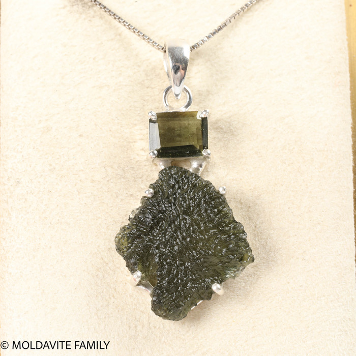 PENDANT WITH MOLDAVITE - RAW & FACETED 6.3g (MSP0267I008)