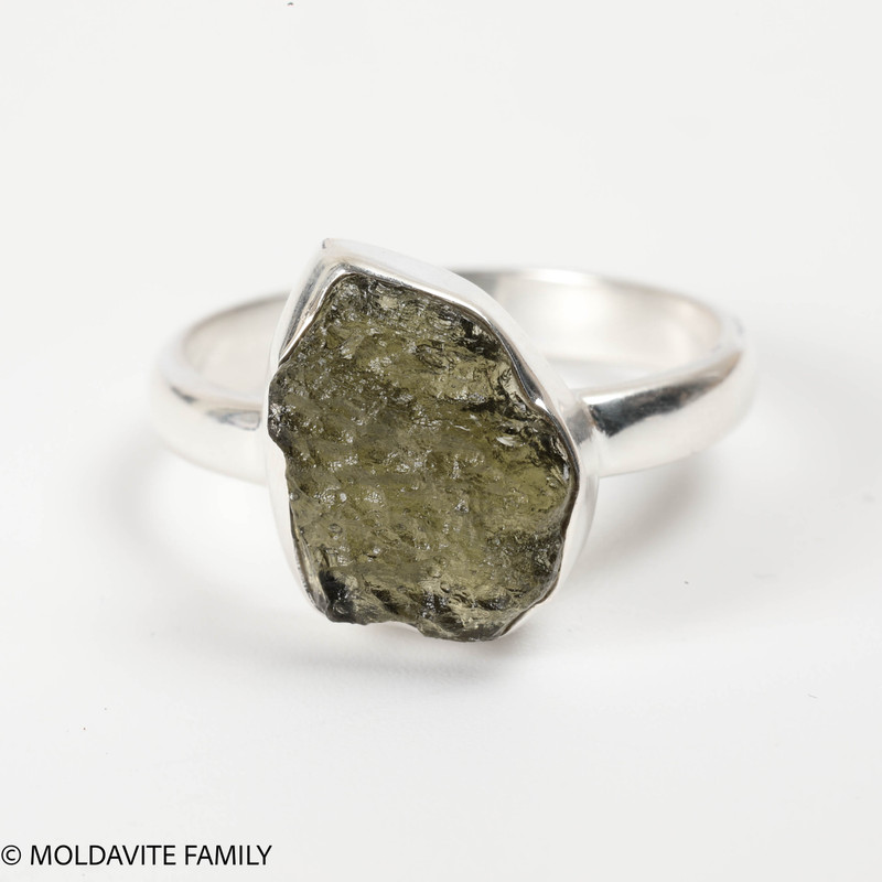 STERLING SILVER RING - RAW MOLDAVITE - SIZE 8 (MSR170I100)