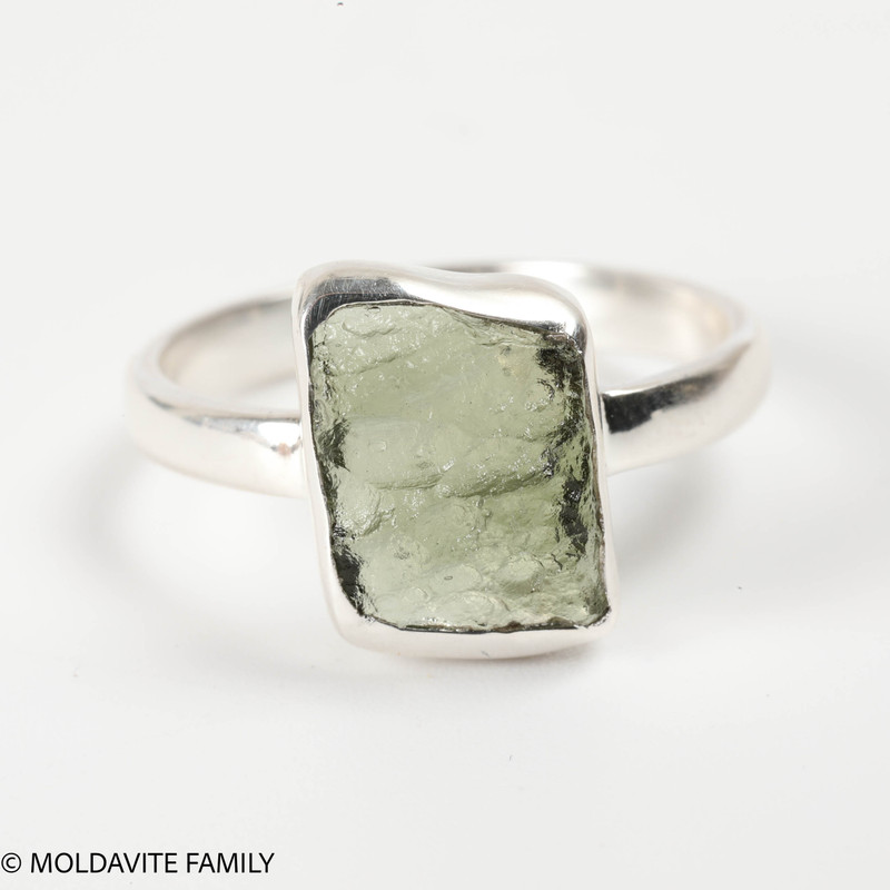 STERLING SILVER RING - RAW MOLDAVITE - SIZE 8.5 (MSR170I103)